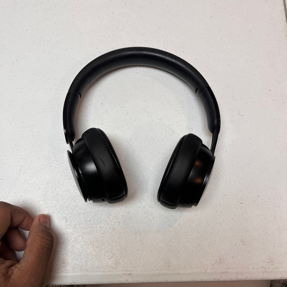 Beats Solo Pros